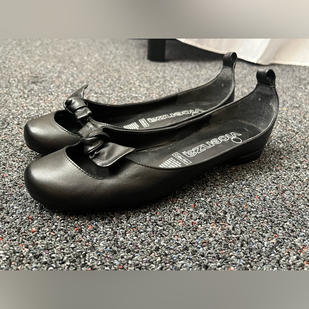 Vincenza collection ballet flats Mary janes bow black size 9